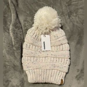 NEVER WORN SONOMA SUPERCOZY HAT